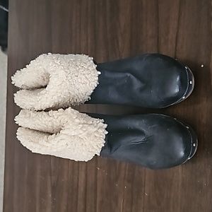 Black suede Ugg boots with Fleece cuffs size 8 39